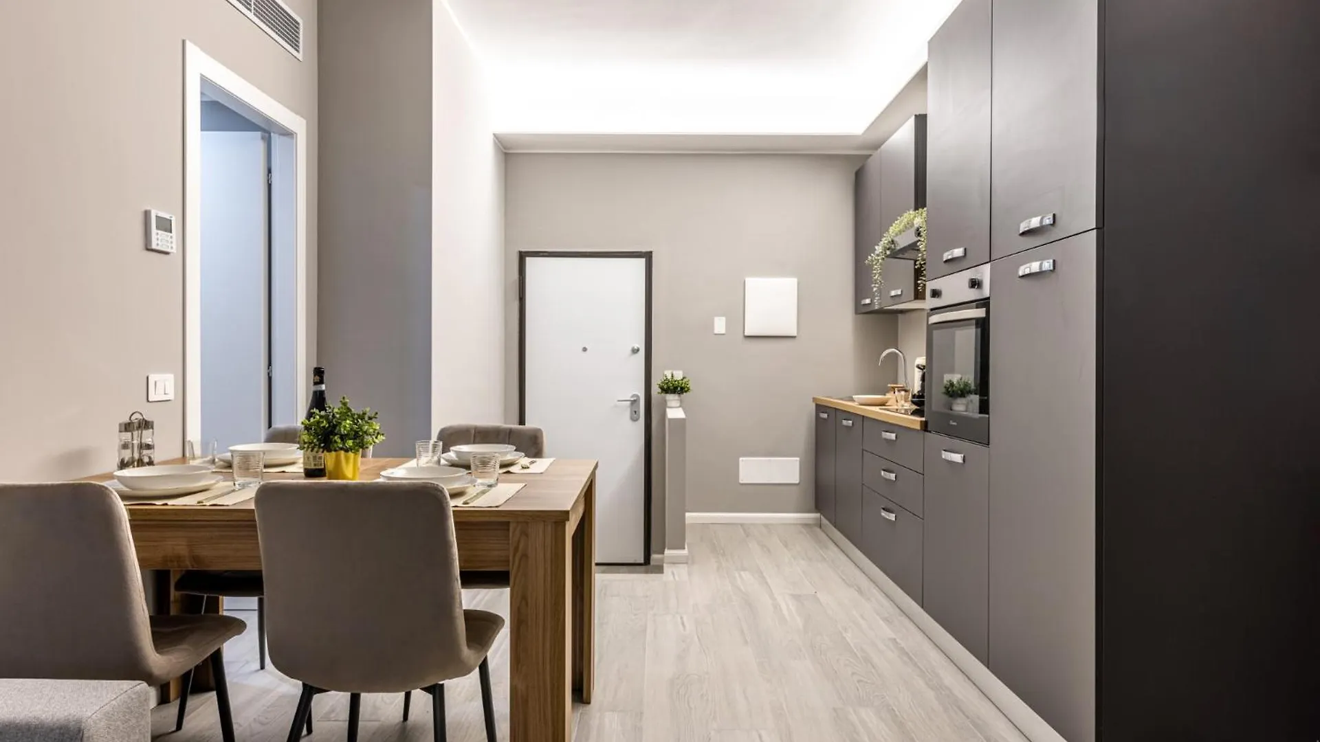Lovely Apartment - 15Min Duomo, Milano